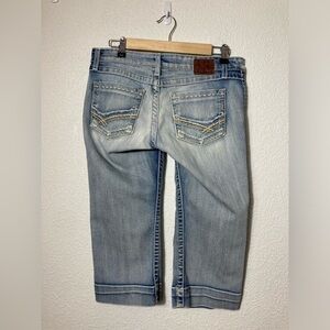 BKE Stella stretch jeans size 29 capris heavy stitching embellishment on pockets